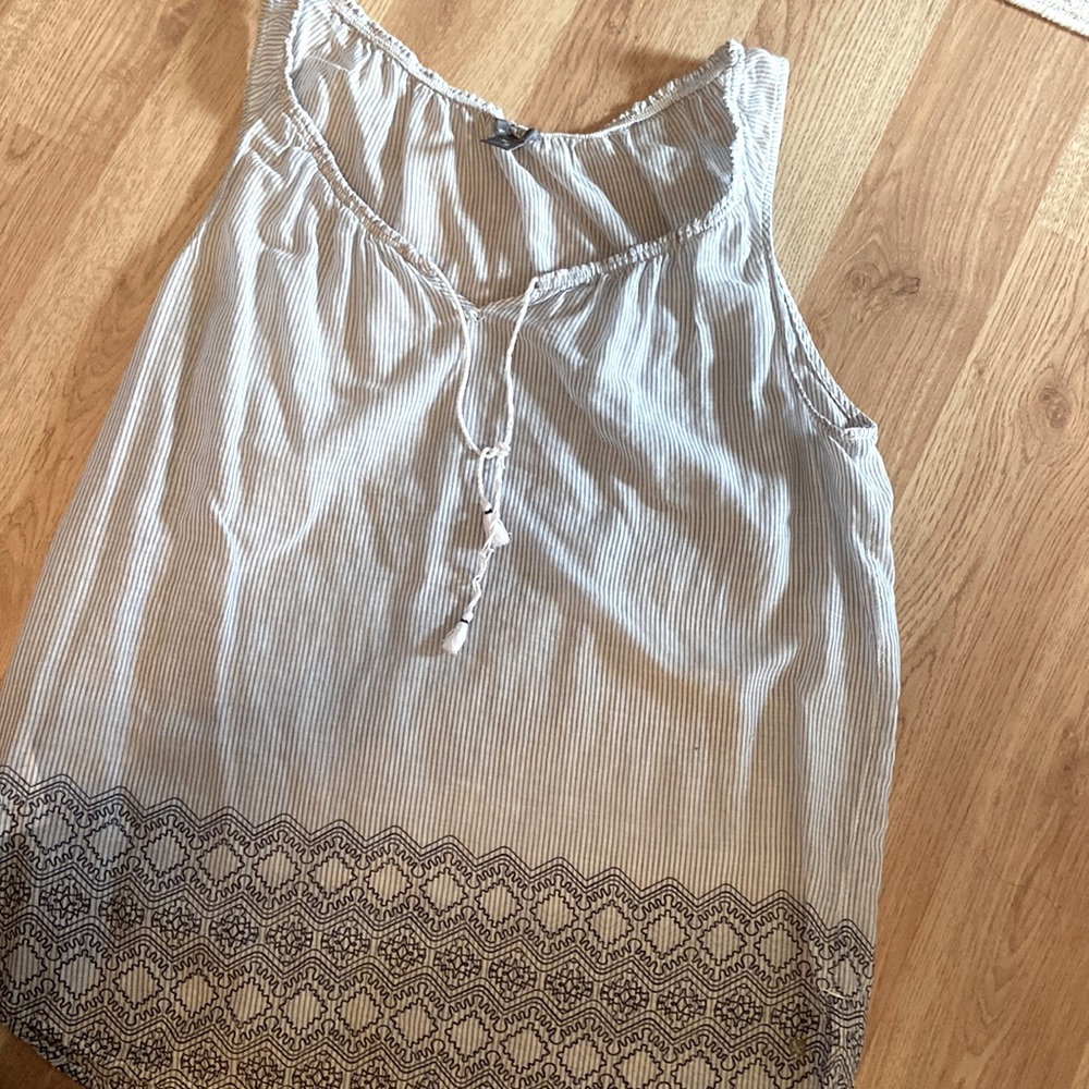 Eddie Bauer size M tank.   Colors are Navy and white.